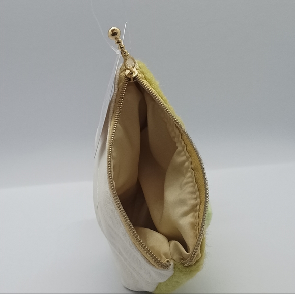 Pickles the frog tissues pouch - Picture 4 of 6